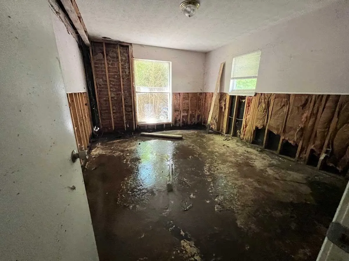 Water Damage Restoration services in Clinton, OK